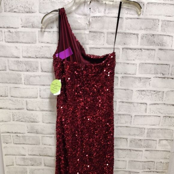 Windsor Red Sequin One Shoulder Dress - Picture 4 of 5